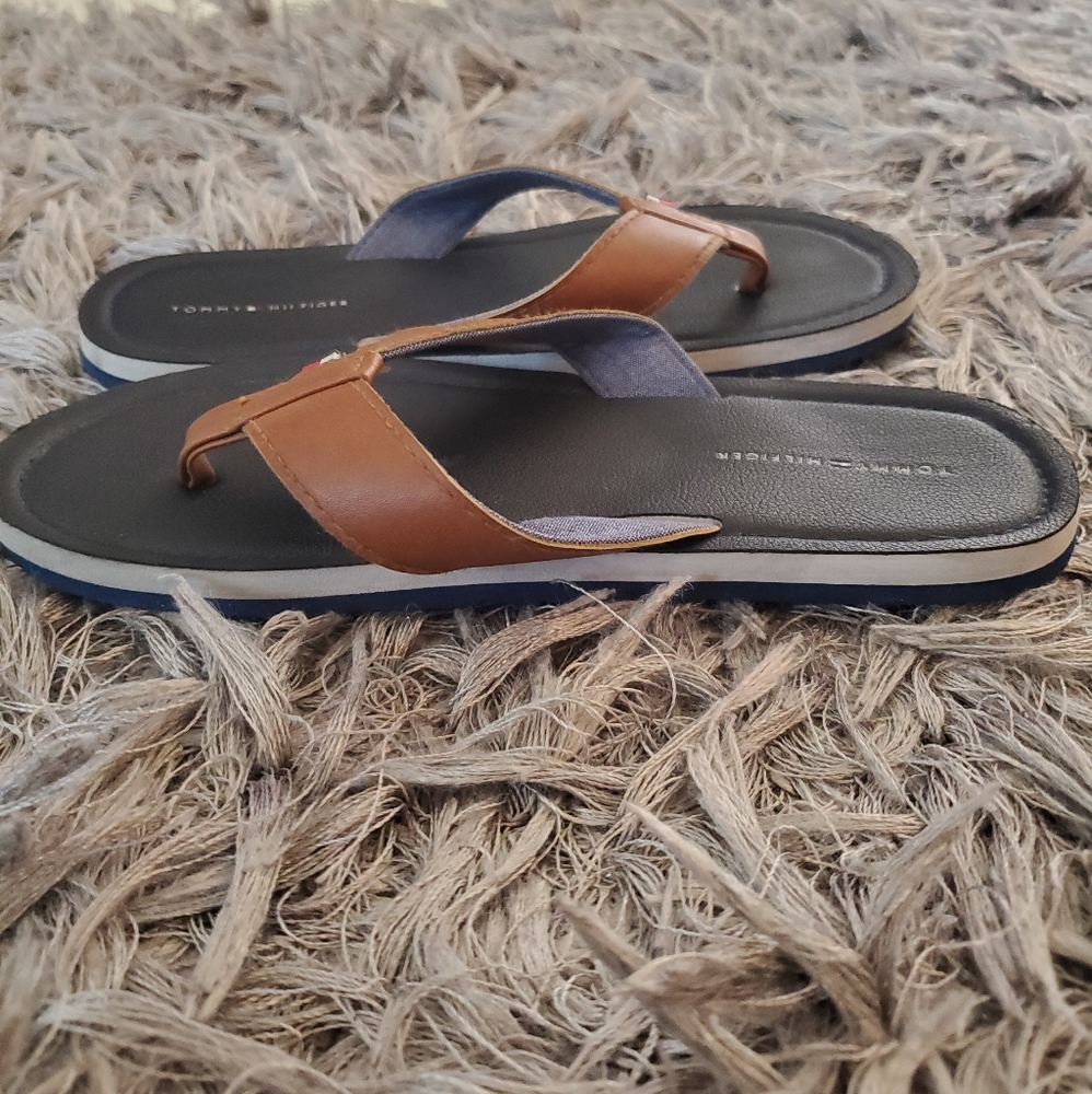 Tommy Hilfiger Boys Slides size 4/5